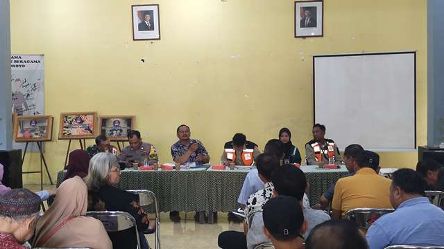 Saat pertemuan perwakilan warga Mojoroto terdampak dengan pihak kontraktor PT. LMA (Sigit Cahya Setyawan)