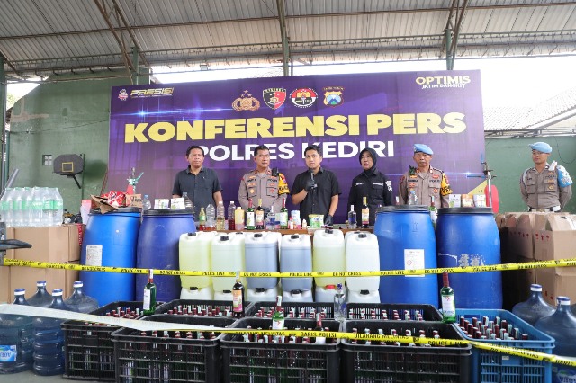 Relawan Kesehatan Apresiasi Kinerja Kapolres Kediri, Komitmen Brantas Miras Hingga ke Pabriknya