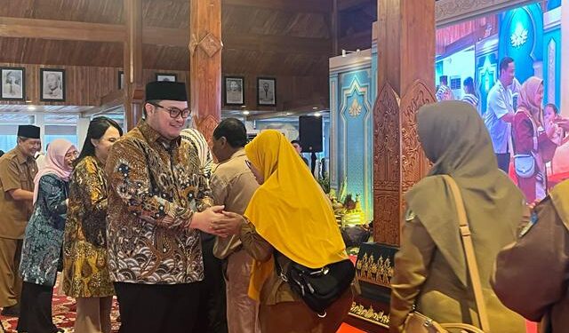 Mas Dhito menyapa undangan yang hadir (Kintan Kinari Astuti)