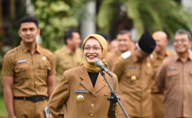 Pesan Mbak Wali saat Apel Pagi, Ingin Wujudkan ASN Unggul Berintegritas dan Profesional Pesan Mbak Wali saat Apel Pagi, Ingin Wujudkan ASN Unggul Berintegritas dan Profesional