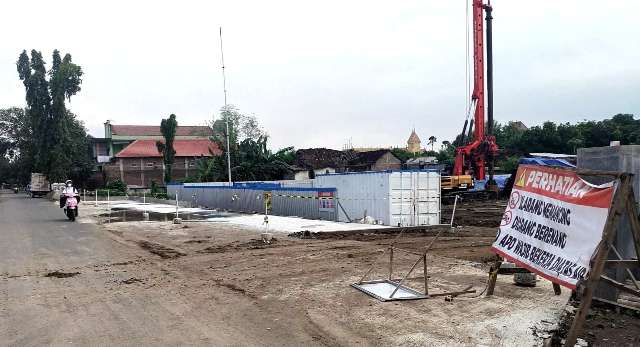 Warga Mojoroto Mengadu ke Wali Kota, Terkait Pengalihan Arus di Jalan Inspeksi Sungai Brantas Warga Mojoroto Mengadu ke Wali Kota, Terkait Pengalihan Arus di Jalan Inspeksi Sungai Brantas