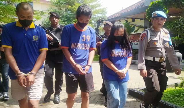 Grebek Salah Satu Kamar Kost di Kampung Inggris Pare, Polres Kediri Amankan 913 gram Sabu