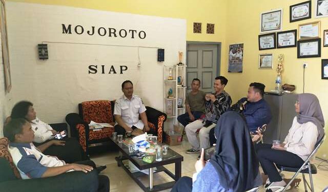 Pertemuan di kantor Kelurahan Mojoroto (Sigit Cahya Setyawan)