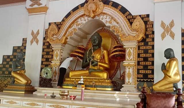Pembersihan tempat ibadat (Neha Hasna Maknuna)