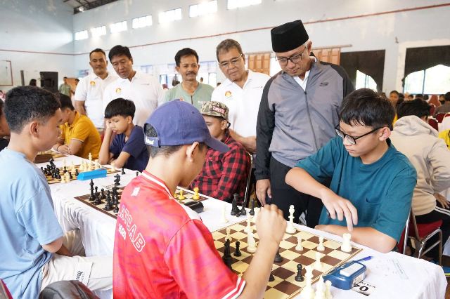 Gus Qowim Buka Open Turnamen Catur Walikota Cup 2025