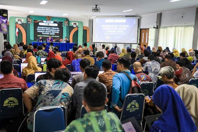 Sukseskan Pelaksanaan SPMB, Dinas Pendidikan Kota Kediri Undang 150 Operator Tingkat TK Hingga SMP Untuk Ikuti Bimtek Sukseskan Pelaksanaan SPMB, Dinas Pendidikan Kota Kediri Undang 150 Operator Tingkat TK Hingga SMP Untuk Ikuti Bimtek