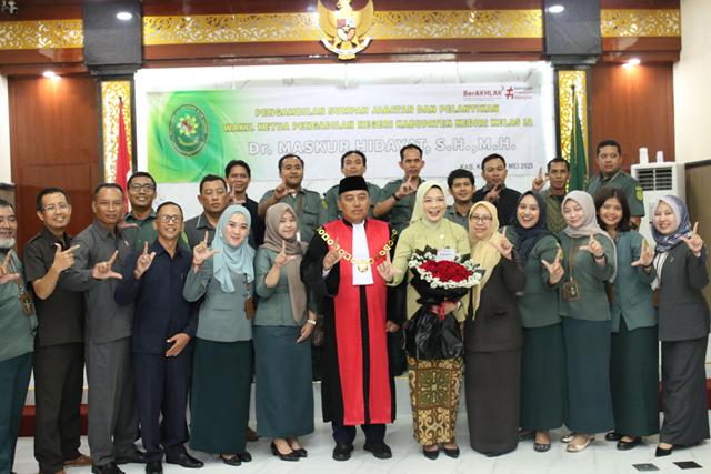 Serah Terima Jabatan di Pengadilan Negeri Kabupaten Kediri, Dr. Maskur Hidayat Resmi Jabat Wakil Ketua Serah Terima Jabatan di Pengadilan Negeri Kabupaten Kediri, Dr. Maskur Hidayat Resmi Jabat Wakil Ketua