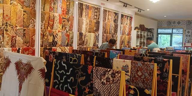 Hadirkan Motif Sarat Makna, Batik Khas Kabupaten Kediri Kini Mendunia