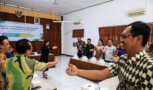 Tingkatkan Layanan Publik, Kecamatan Mojoroto Gelar Pelatihan Public Speaking dan Service Excellent