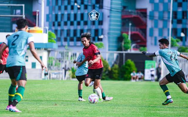 Persik Kediri Uji Kekuatan Lawan Persebaya, Fokus Bangun Chemistry Jelang Musim Baru Persik Kediri Uji Kekuatan Lawan Persebaya, Fokus Bangun Chemistry Jelang Musim Baru