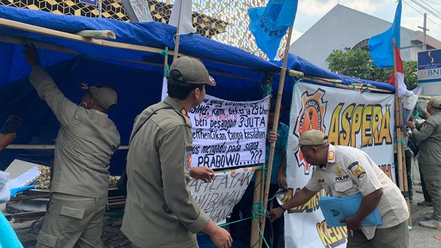 Pembongkaran Tenda Perjuangan Buruh Kediri: Suara Wong Cilik yang Kembali Diredam