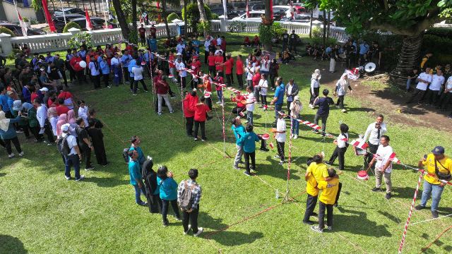 Meriah! ASN Kota Kediri Ramaikan HUT RI ke-80 dengan Lomba Unik dan Penuh Tawa
