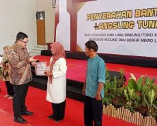Bupati Kediri Tekankan Pentingnya Peran Guru Non-ASN, 242 Tenaga Pendidik Terima BLT Rp3 Juta