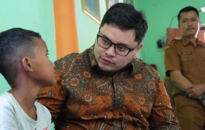 Kisah Bocah Titipan : Bupati Kediri Datang Ajak Kembali Bersekolah Meski Tanpa Akta Kelahiran