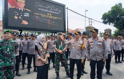 Pesan Kapolda Jatim Tingkatkan PAM Swakarsa, Buktikan Polri Kuat
