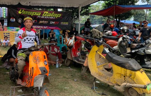 Semangat Tak Lekang Usia di Lintasan Tanah: Peserta 49 Tahun Bersinar di Final Funcross KSF 2025 Kediri Semangat Tak Lekang Usia di Lintasan Tanah: Peserta 49 Tahun Bersinar di Final Funcross KSF 2025 Kediri