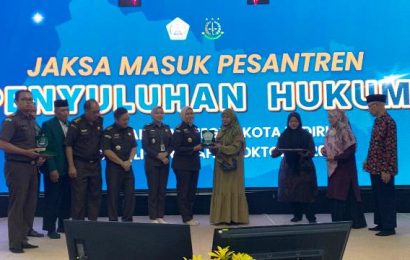 Santri Wali Barokah Kediri Belajar Hukum: Ketika Nilai Agama Bertemu Kesadaran Bernegara Santri Wali Barokah Kediri Belajar Hukum: Ketika Nilai Agama Bertemu Kesadaran Bernegara