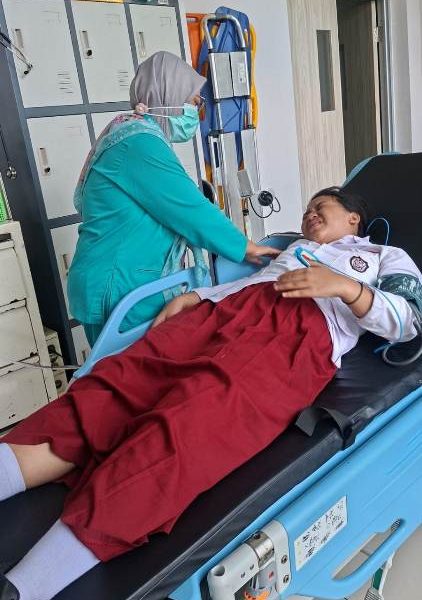 Telah Tiga Hari Polisi Buru Honda HRV Warna Putih Diduga Terlibat Tabrak Lari di Depan SDN 1 Pojok Kota Kediri: Korban Tulang Bahu Patah, Mobil Kabur Tanpa Tanggung Jawab