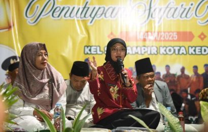 Safari Maulid di Semampir Usai, Mbak Wali Ajak Warga Kediri Hidupkan Spirit Nabi dalam Kehidupan Sehari-hari Safari Maulid di Semampir Usai, Mbak Wali Ajak Warga Kediri Hidupkan Spirit Nabi dalam Kehidupan Sehari-hari
