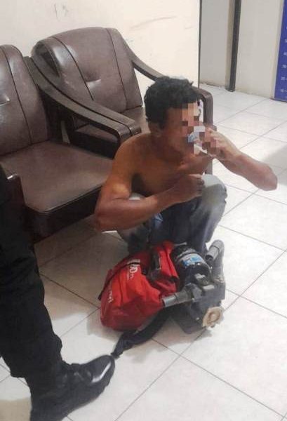 Pria Asal Mojoroto Tertangkap Curi Pompa Air, Warga dan Polisi Bertindak Sigap Pria Asal Mojoroto Tertangkap Curi Pompa Air, Warga dan Polisi Bertindak Sigap