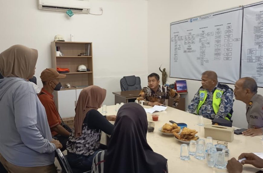 Warga Desa Tiron Geruduk Kantor PT Hastari Jaya Sentosa, Tuntut Janji Kompensasi yang Mangkrak Lima Bulan