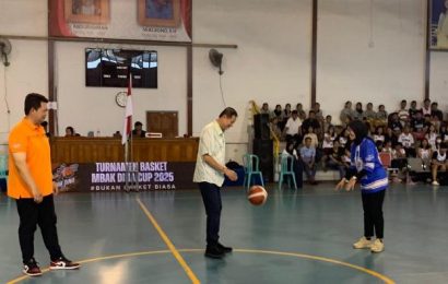Semangat Muda di Lapangan: Mbak Dina Cup 2025 Nyalakan Cahaya Basket di Kediri Semangat Muda di Lapangan: Mbak Dina Cup 2025 Nyalakan Cahaya Basket di Kediri