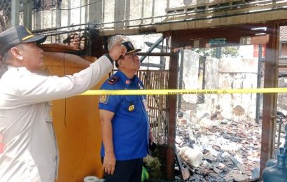 Detik – Detik Kebocoran Tabung LPG Picu Kebakaran Hebat di Badas, Hingga Proses Evakuasi Pemilik Rumah Detik – Detik Kebocoran Tabung LPG Picu Kebakaran Hebat di Badas, Hingga Proses Evakuasi Pemilik Rumah