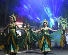 PT Gudang Garam Hadirkan Legenda Nyi Roro Kidul di Dhoho Night Carnival 2025 PT Gudang Garam Hadirkan Legenda Nyi Roro Kidul di Dhoho Night Carnival 2025