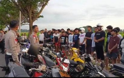 Razia Balap Liar di Kediri, Puluhan Remaja Diamankan — Ada yang Masih Pakai Seragam Sekolah! Razia Balap Liar di Kediri, Puluhan Remaja Diamankan — Ada yang Masih Pakai Seragam Sekolah!