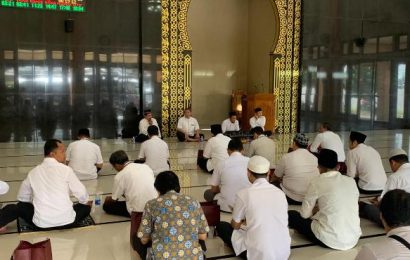Alunan Qur’ani Menyapa Usia ke-150 RSUD Gambiran: Harmoni Doa, Pelayanan, dan Kebersamaan Alunan Qur’ani Menyapa Usia ke-150 RSUD Gambiran: Harmoni Doa, Pelayanan, dan Kebersamaan