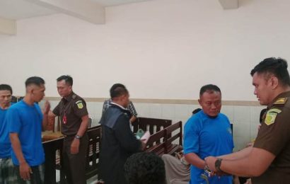 Warga Manggis Didakwa Penganiayaan Dituntut 2 Bulan Penjara, Kuasa Hukum Terdakwa Pertanyakan Kinerja Kejaksaan Negeri Kabupaten Kediri Warga Manggis Didakwa Penganiayaan Dituntut 2 Bulan Penjara, Kuasa Hukum Terdakwa Pertanyakan Kinerja Kejaksaan Negeri Kabupaten Kediri