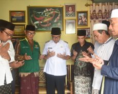 Gus Qowim Serahkan Bantuan Bedah Rumah di Kelurahan Jagalan: Zakat Jadi Jalan untuk Hunian Layak dan Kehidupan Lebih Bermartabat Gus Qowim Serahkan Bantuan Bedah Rumah di Kelurahan Jagalan: Zakat Jadi Jalan untuk Hunian Layak dan Kehidupan Lebih Bermartabat