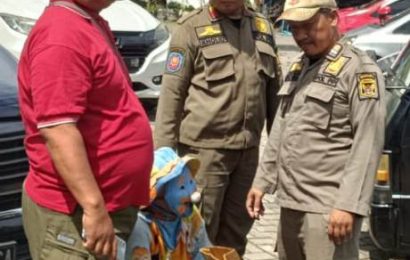 Berdalih Anggaran Terbatas, Satpol PP Kota Kediri Tidak Tuntas Tangani Gepeng, Badut hingga Manusia Silver di Jalanan Berdalih Anggaran Terbatas, Satpol PP Kota Kediri Tidak Tuntas Tangani Gepeng, Badut hingga Manusia Silver di Jalanan