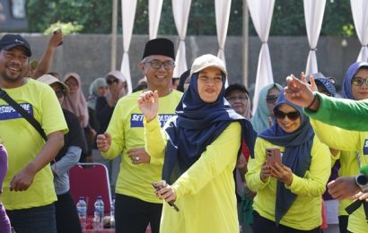 Ribuan Warga Setonopande Senam Bersama Berhadiah Utama Seekor Kambing Ribuan Warga Setonopande Senam Bersama Berhadiah Utama Seekor Kambing