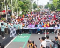 Wali Kota Kediri Jalan Sehat Bersama LKK Sekaligus Launching Mobil Pelayanan Masyarakat Wali Kota Kediri Jalan Sehat Bersama LKK Sekaligus Launching Mobil Pelayanan Masyarakat