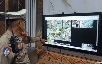 ETLE Statis di Kota Kediri Rekam 600 Lebih Pelanggaran, Polisi : Safety Belt Paling Dominan ETLE Statis di Kota Kediri Rekam 600 Lebih Pelanggaran, Polisi : Safety Belt Paling Dominan