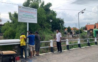 Menjaga Kualitas Air Sungai di Kota Kediri, DLHKP Pasang Papan Imbauan di 8 Lokasi Kritis