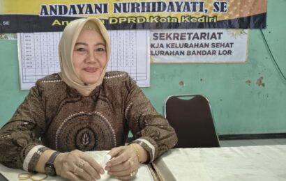Hibah Tertunda Tak Gugurkan Harapan: Bunda Andayani Anggota DPRD Kota Kediri Buka Suara di Hadapan Pelaku UMKM Hibah Tertunda Tak Gugurkan Harapan: Bunda Andayani Anggota DPRD Kota Kediri Buka Suara di Hadapan Pelaku UMKM