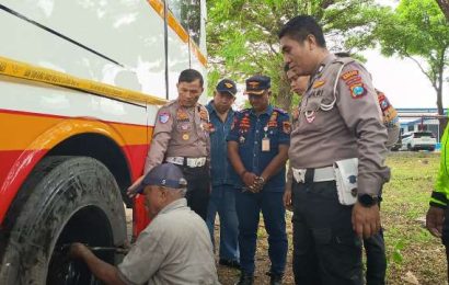 11 Orang Luka Akibat Kecelakaan Beruntun Harapan Jaya di Kediri, Polisi : Bus Tidak Layak 11 Orang Luka Akibat Kecelakaan Beruntun Harapan Jaya di Kediri, Polisi : Bus Tidak Layak