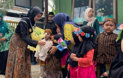 Berbagi Senyum di PAUD KB Thoyyiba, Wali Kota Kediri Tekankan Pentingnya Pendidikan dan Gizi Anak Usia Dini