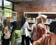 Dari Taman ke Ruang Literasi, Pojok Baca Sekartaji Digagas Mbak Wali Diminati Masyarakat Dari Taman ke Ruang Literasi, Pojok Baca Sekartaji Digagas Mbak Wali Diminati Masyarakat