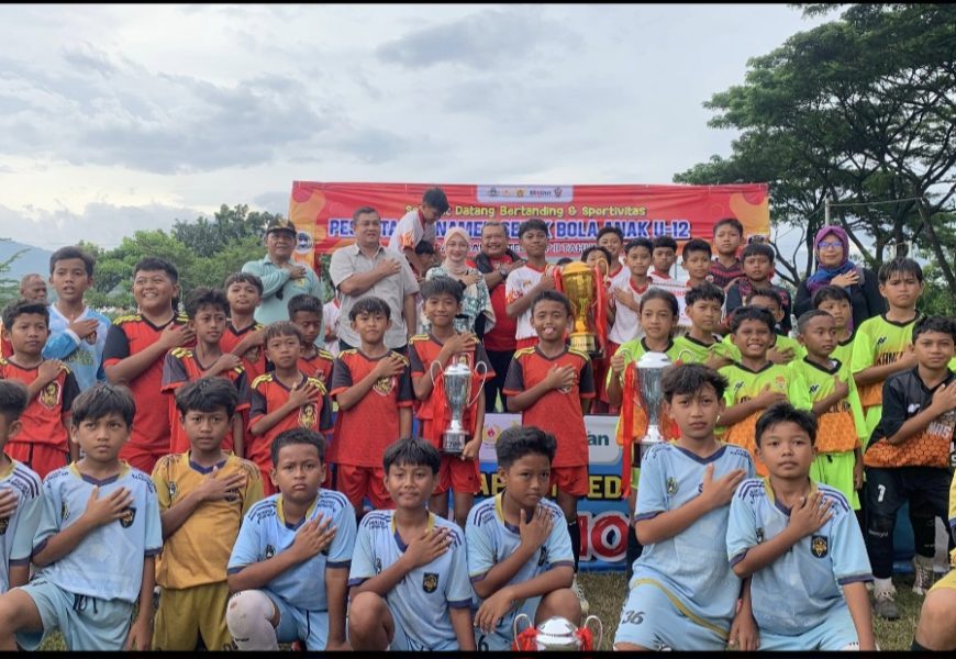 Dari Lapangan Kecil Lahir Mimpi Besar: SAP United Kediri Bangun Generasi Sepak Bola Dari Lapangan Kecil Lahir Mimpi Besar: SAP United Kediri Bangun Generasi Sepak Bola