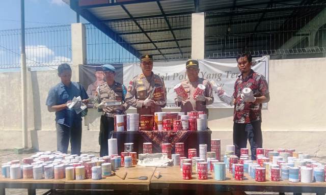 Polisi Sita 143 Mercon Rakitan di Duwet Wates