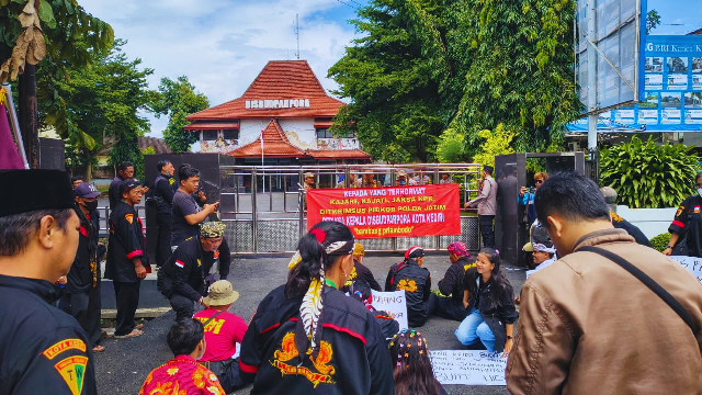 Seniman Jaranan di Kota Kediri Turun Jalan, Desak Kinerja Kepala Disbudparpora Dievaluasi