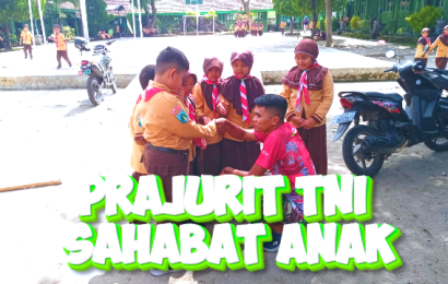 TMMD Kodim 0809 Kediri Tak Hanya Bangun Desa, Prajurit TNI Mendapat Sambutan Hangat Anak Sekolah Dasar