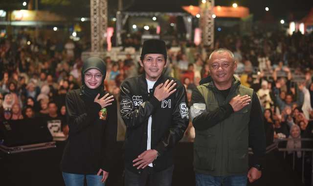Touring Bernuansa Spiritual, Wali Kota Kediri Gandeng Gus Iqdam dan Komunitas Kelas Malam