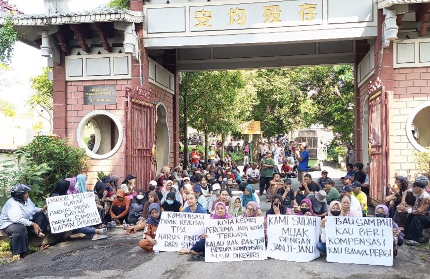 Warga Pojok Blokade TPA Klotok, Tuntut Kompensasi Rp2 Juta Segera Cair