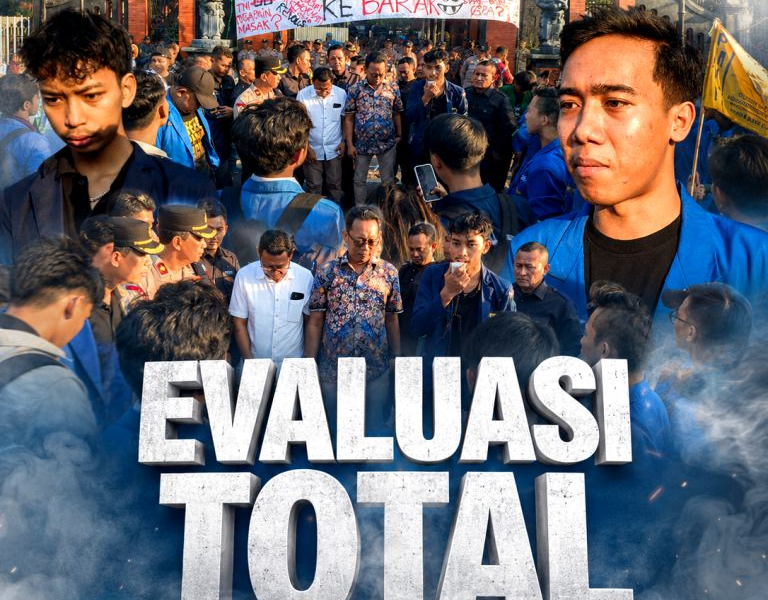 Mahasiswa Kepung Kantor Pemkab Kediri, Suarakan Evaluasi Total!!!