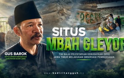 Dicorat-coret Cat, Pedati Tua Mbah Gleyor di Kediri Kini Dibersihkan Tim Kebudayaan Dicorat-coret Cat, Pedati Tua Mbah Gleyor di Kediri Kini Dibersihkan Tim Kebudayaan